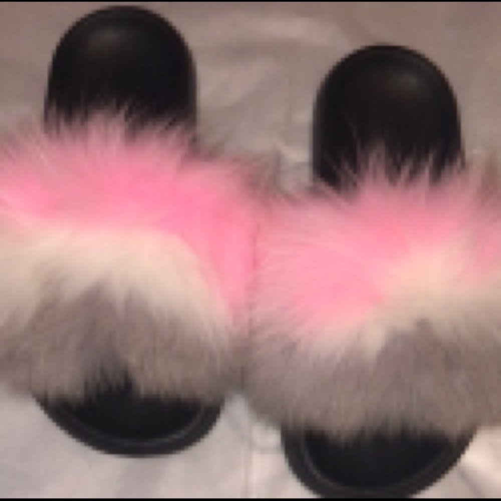 Cute furry slippers - Picture 3 of 3